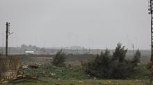 �srail'den Suriye s�n�r�nda askeri tahkimat! Binlerce d�n�m arazi kullan�lamaz hale geldi