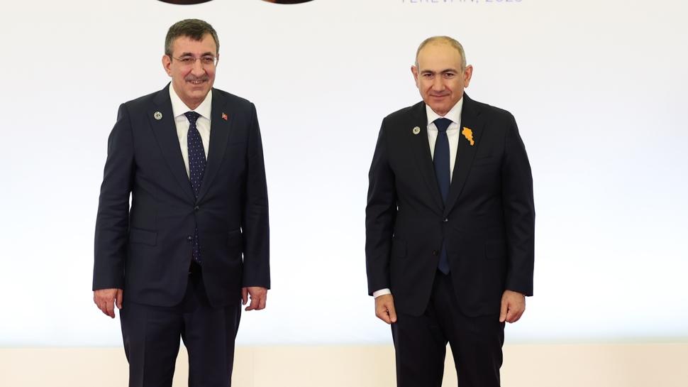 Tarihi ziyaretten anlaşma çıktı: Ani Köprüsü için imzalar atıldı