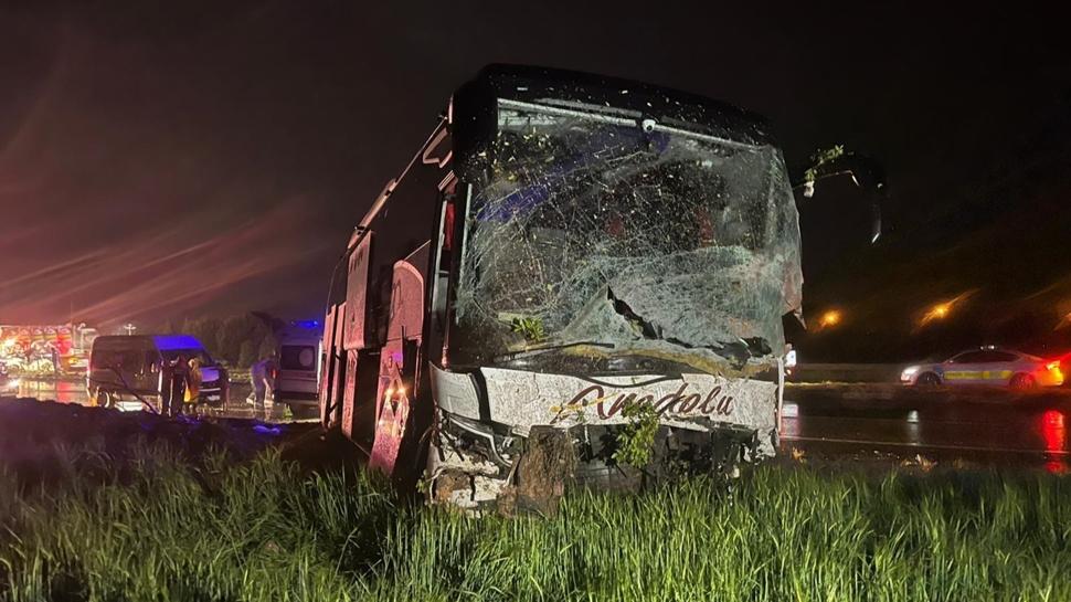 Uşak'ta feci kaza! Ölü ve yaralılar var...