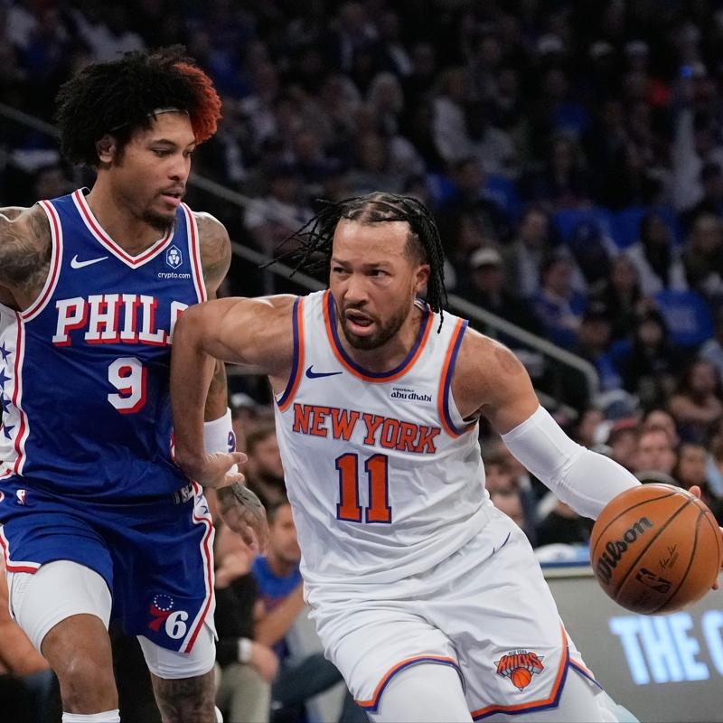 New York Knicks'ten Philadelphia 76ers kar��s�nda g�vde g�sterisi