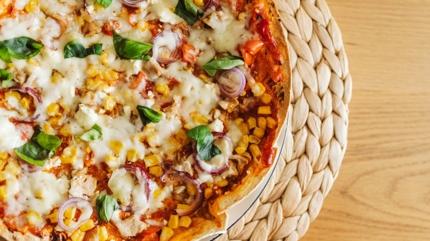 Lava� pizza tarifi: Hamuru ka��t gibi ince, �st� lezzet ��leni