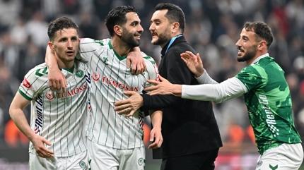 Dolmabah�e'de y�k�m! Konyaspor final biletini 90+8'de ald�