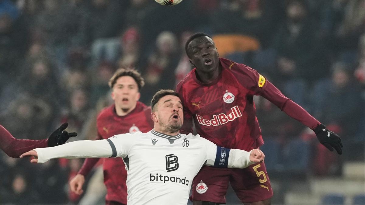  Borussia Dortmund  Joane Gadou  Salzburg foto�raflar� resimleri