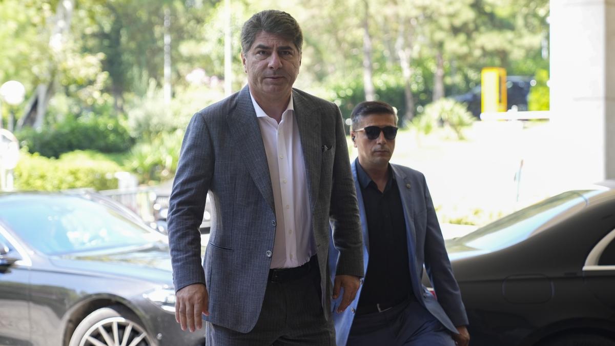 hakan safi fenerbah�e ba�kanl�k foto�raflar� resimleri