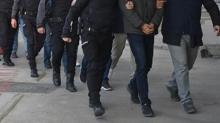 �stanbul merkezli 3 ilde ''change'' ara� �ebekesi ��kertildi: 13 g�zalt�