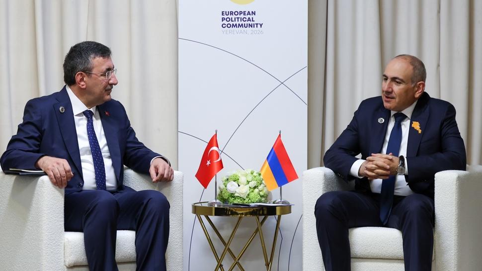 Tarihi ziyarette ani köprüsü için ortak imza