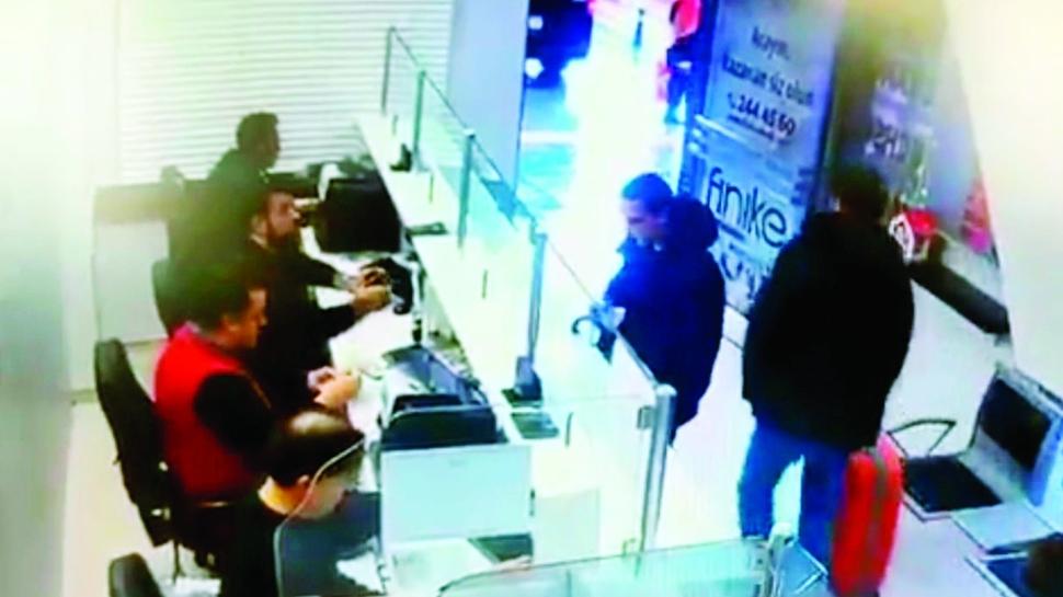 Turuncu valizin sırrı ne?