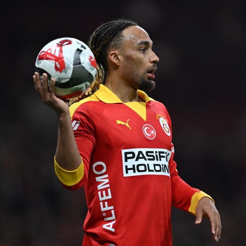 Almanlar duyurdu: Galatasaray'dan Sacha Boey ata��!