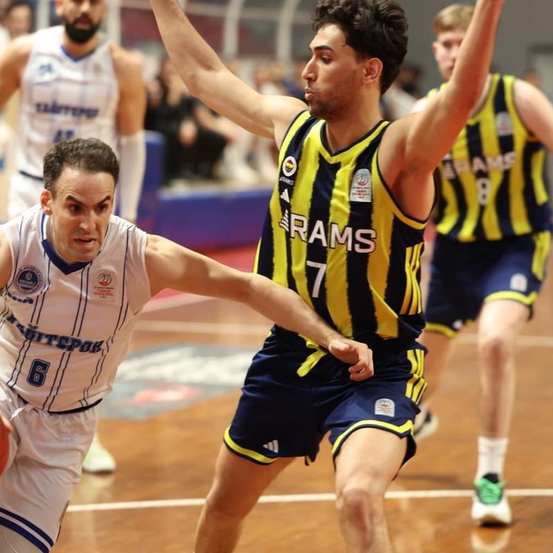 Konya B�y�k�ehir Belediyespor, Fenerbah�e'yi eleyerek yar� finalde