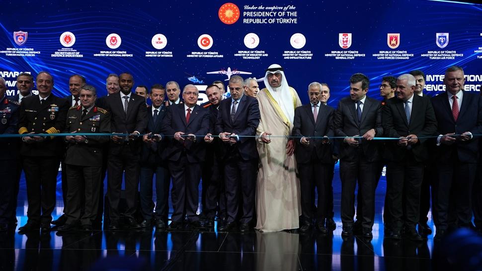 Savunmada hedef ilk 10... 120 ülkeden 263 firma katıldı