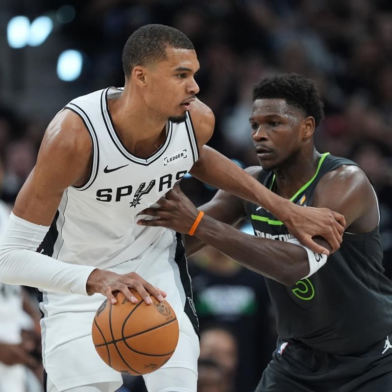 Minnesota Timberwolves'u farkl� yenen San Antonio Spurs, seride e�itli�i yakalad�