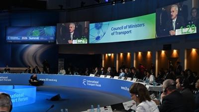 Bakan Uralo�lu, Almanya'dan seslendi: T�rkiye esneklik �zerine in�a etti