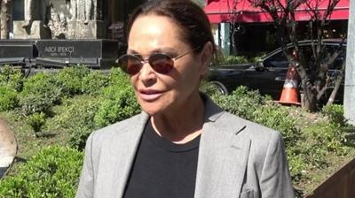 H�lya Av�ar resti �ekti! 'Sokak r�portaj� benim i�in bitti2