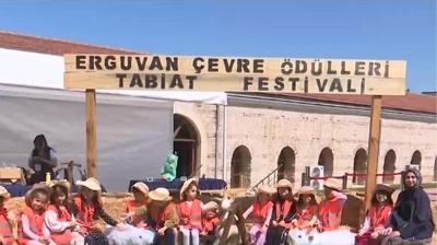 �stanbul'da Erguvan �evre �d�lleri sahiplerini buldu: Sanal d�nya tehlikesine dikkat �ekildi