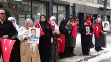 Vanl� annelerden kararl� duru�: Kefenimizi boynumuza sar�p yola ��kt�k
