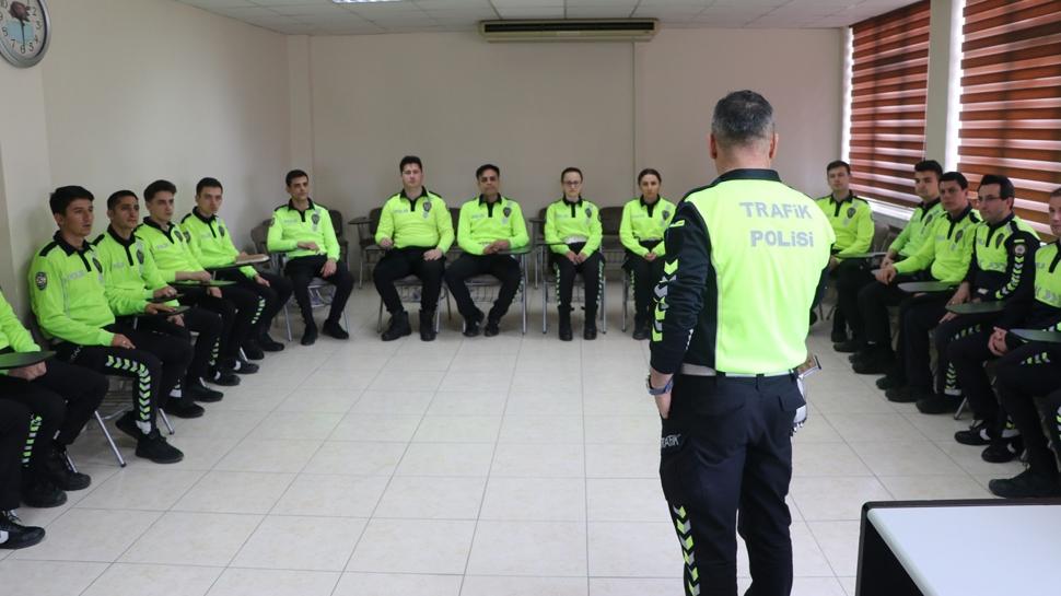 Trafik polisleri 24 farklı eğitimle göreve hazırlanıyor
