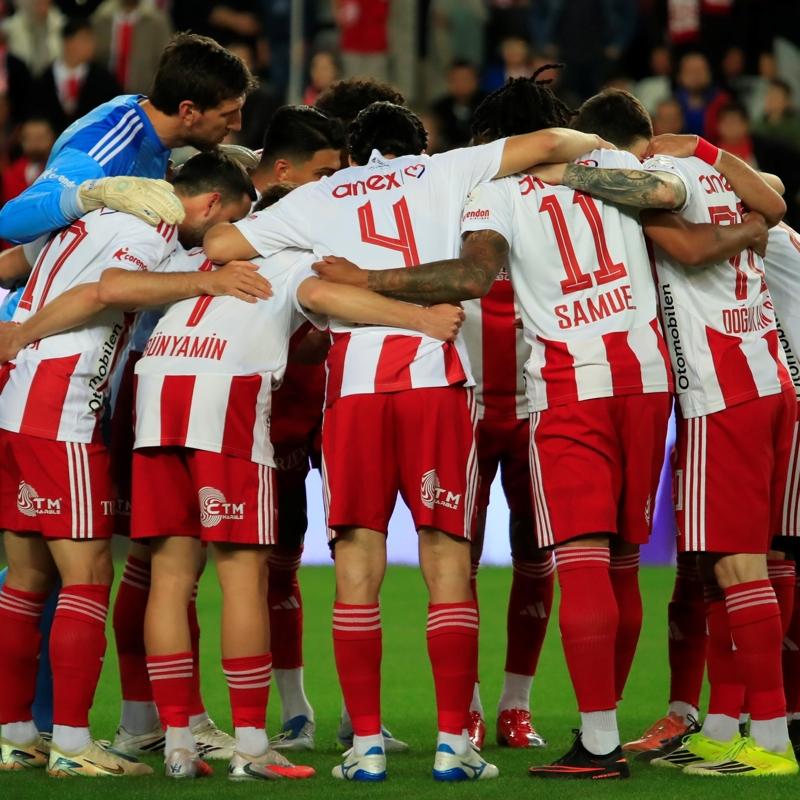 Antalyaspor deplasmanda Galatasaray ile kar��la�acak