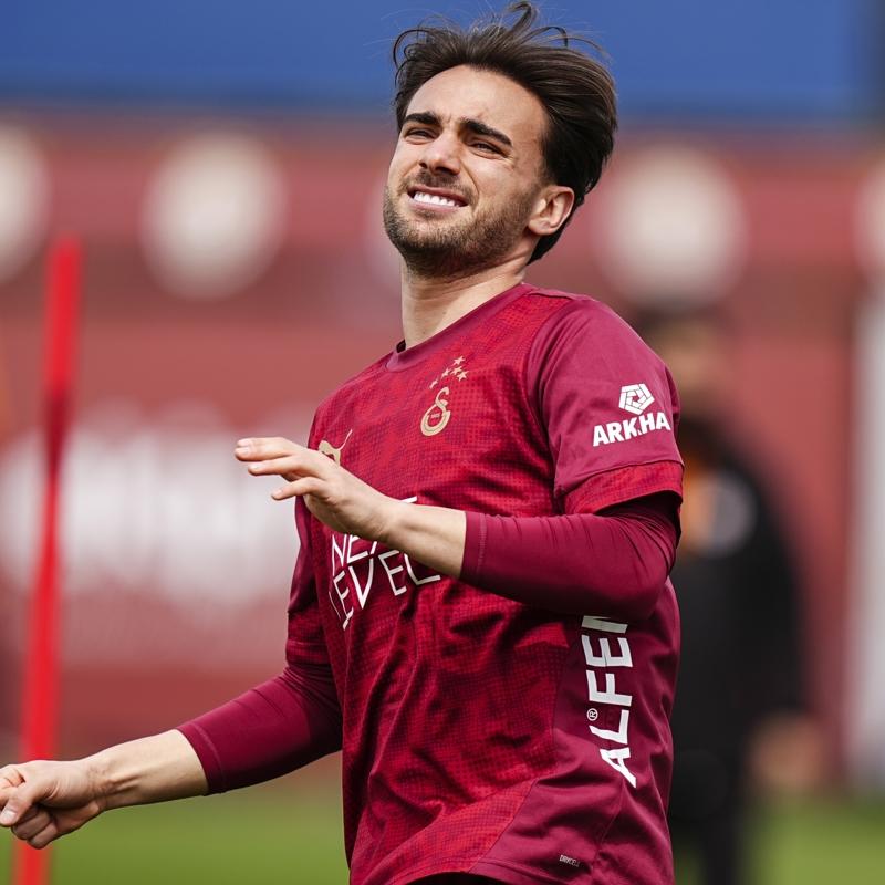 Galatasaray'da Yunus Akg�n, S�per Lig'de 100. ma��na ��kacak