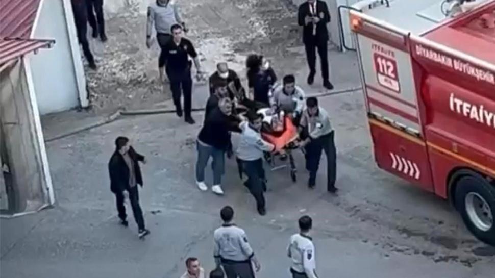 İnşaat değil cehennem çukuru: Otelde patlamalı yangın, 13 kişi hastanelik oldu