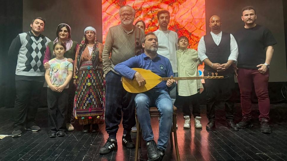 Sultangazi Belediyesi Tiyatro Okulu'ndan A��k Veysel'in oyunu