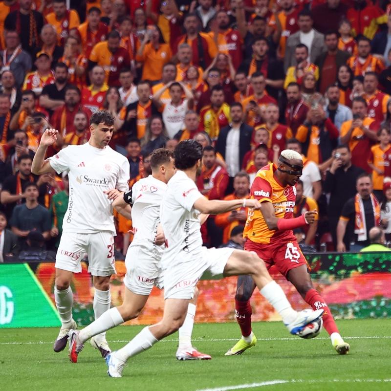 Antalyaspor'da, Galatasaray deplasman�nda 2 sakatl�k birden