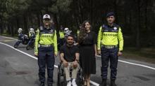 Jandarma ile engelli milli sporcudan trafik kazalar�n� �nlemek i�in fark�ndal�k �al��mas�