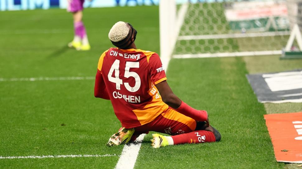 Victor Osimhen'den kötü haber! Cezalı duruma düştü