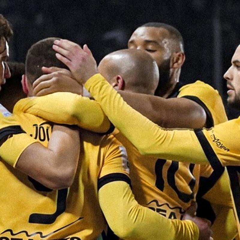 Joao Mario att�! Yunanistan'da �ampiyon AEK oldu