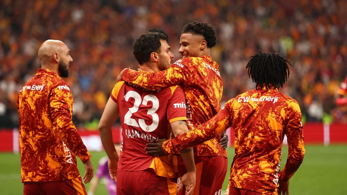 galatasaray s�per lig futbol foto�raflar� resimleri