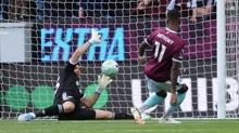 Aston Villa'n�n ligde k�t� gidi�i s�r�yor