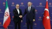 Bakan Fidan, �ranl� mevkida�� Arak�i ile g�r��t�