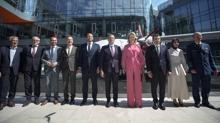 Baykar'a kraliyet ziyareti! Krali�e Mathilde milli S�HA'lar� yerinde inceledi