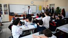 �stanbul'daki ilkokullarda erken te�his i�in i�itme ve g�z taramas�
