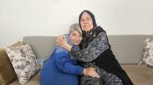 Yar�m as�rl�k anne �efkati! Engelli k�z�na 50 y�ld�r g�z� gibi bak�yor
