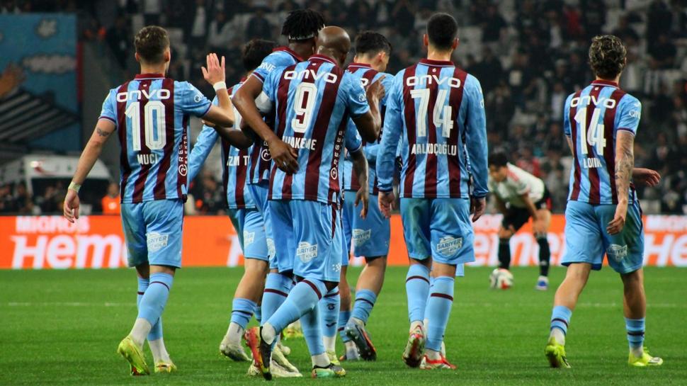 Trabzonspor, 69 puanın 30'unu İstanbul ekiplerinden topladı