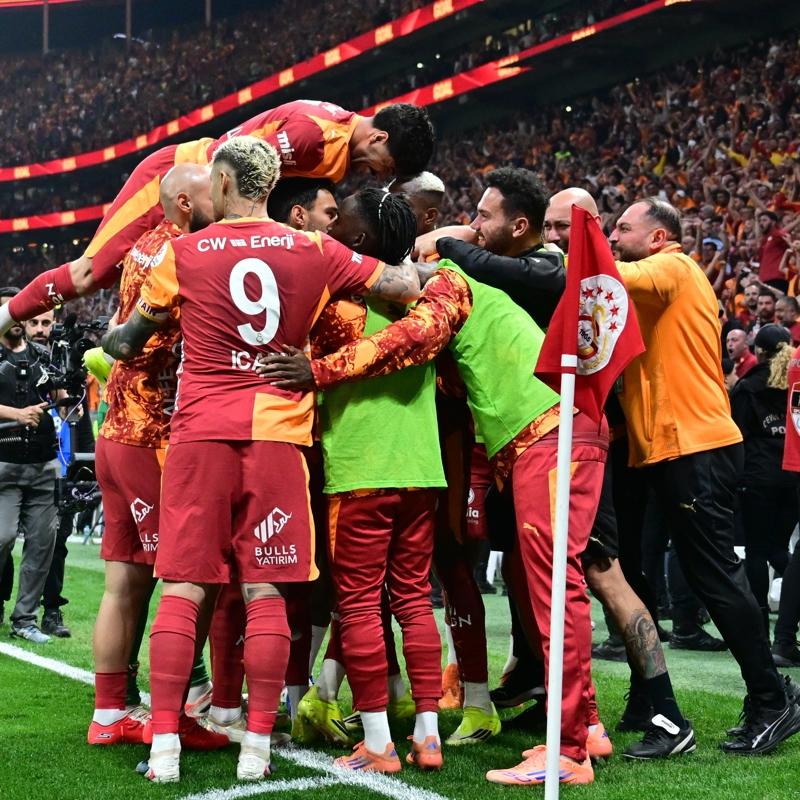 �st �ste 4. zafer! ��te Galatasaray'�n �ampiyonluk �yk�s�...