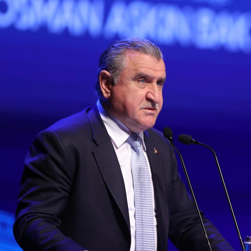 Bakan Bak'tan Berkay Erer'e tebrik!
