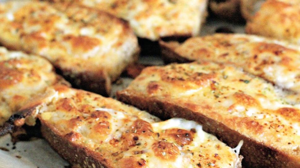 Çift taraflı kızarıyor: Mis kokulu yumurtalı ekmek tarifi