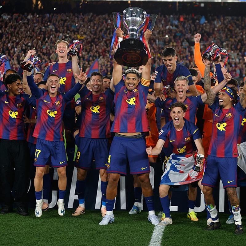�spanya'da �ampiyon Barcelona! Real Madrid'i yenip kutlad�lar...