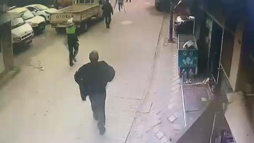 Manisa'da can pazarı: Yaşlı kadını jandarma ekipleri kurtardı