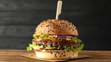 Burger keyfi ''zehir'' oldu! 3 ki�i hastanede