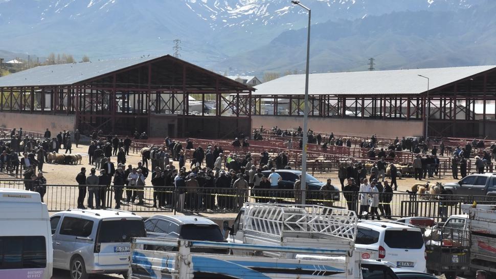 Van'da dehşet anları: Hayvan pazarında 1 ölü, 13 yaralı