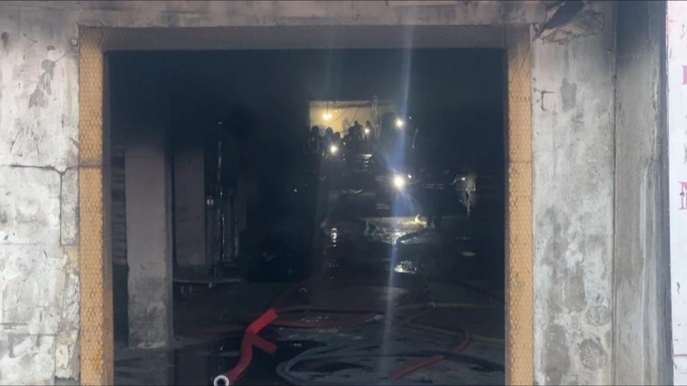 İstanbul'da korku dolu gece: Yangın 8 saatte söndürüldü