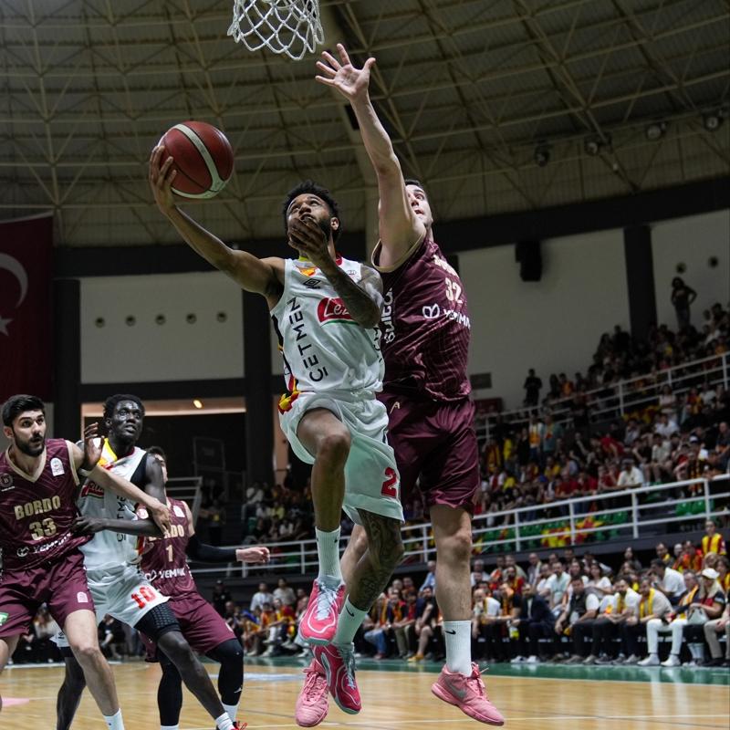 MA� SONUCU: G�ztepe Basketbol: 73 - Parmos Bordo BK: 71