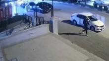 Ambulans�n kar��t��� feci kaza kamerada: Son anda kurtuldu