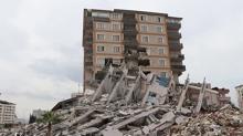 Depremde 77 ki�i hayat�n� kaybetmi�ti... H�nkar Apartman� davas�nda karar ��kt�