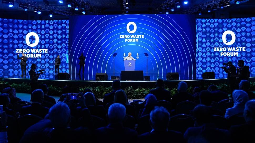 Emine Erdoğan: Sıfır Atık Forumu'nda 160'tan fazla ülkeden binlerce temsilci İstanbul'da, ortak evimiz dünya için buluşacak