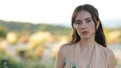 Almila Ada a�k� tan�mlad�: A�k ufukta birle�en renklerin kavu�tu�u �izgiye benziyor