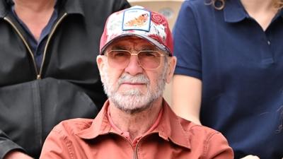 Cantona'dan Mervan Barguti i�in tasarlanan formaya destek
