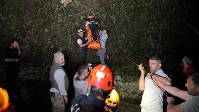 Sakarya'da u�uruma yuvarlanan vatanda� hayat�n� kaybetti